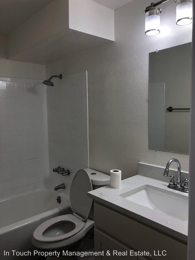 Building Photo - 2 br, 1 bath Apartment - 1452 Ivy Street