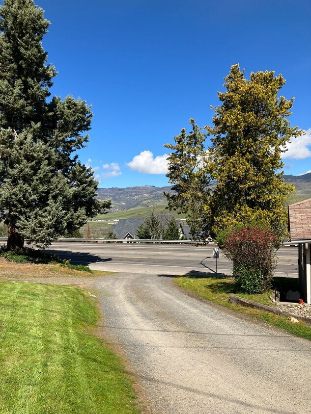 803 N Main St Unit 803 N. Main St. 11, Ashland, OR 97520 Room for