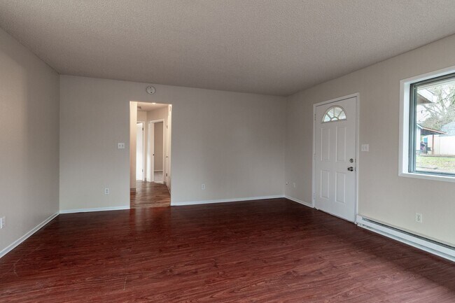 Foto del edificio - Charming 3 bedroom 1 bath duplex -Washouga...