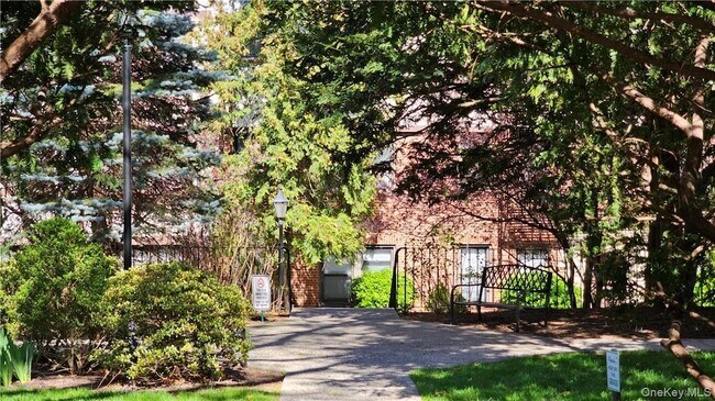 Foto del edificio - 3 Greenridge Ave