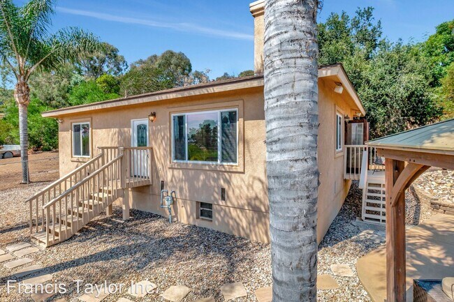 Foto del edificio - 1 br, 1 bath House - 1145 Rising Hill Way
