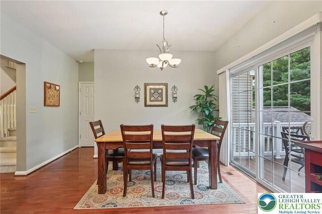 Building Photo - 5192 Spring Ridge Dr E