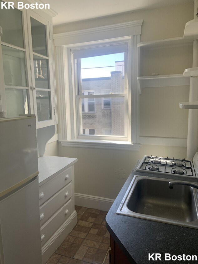 Primary Photo - 1420 Boylston St