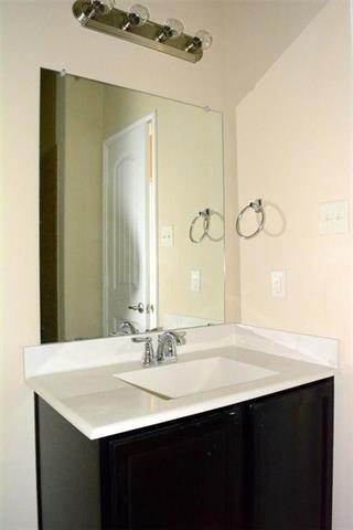 Foto del edificio - 704 Westgate Ct