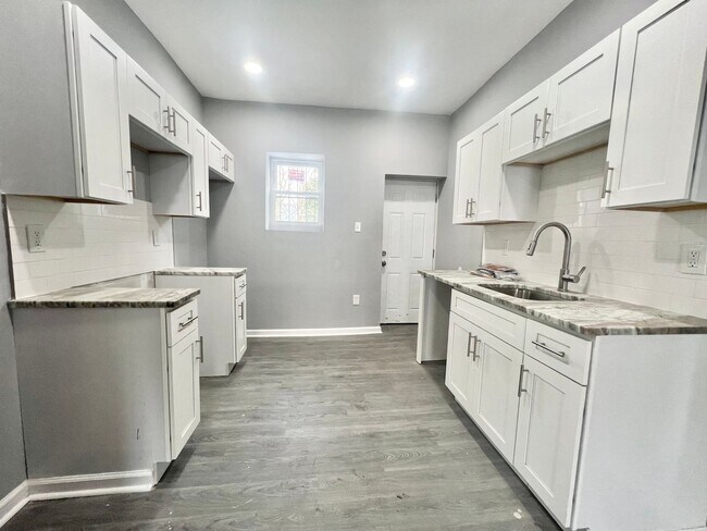 Building Photo - Anika Homes 3 Bedroom