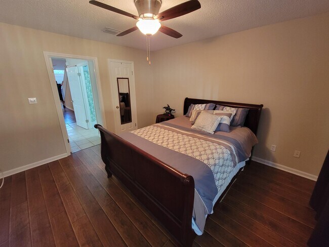Building Photo - 3532 Daylily Ln