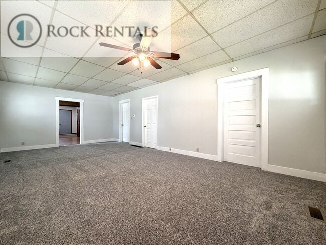 Building Photo - 3 Bed 1 Bath on Corner Lot