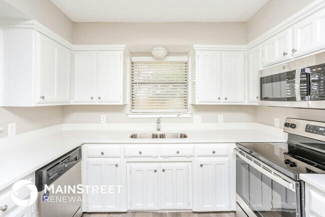 Foto del edificio - 3652 Village Green Dr