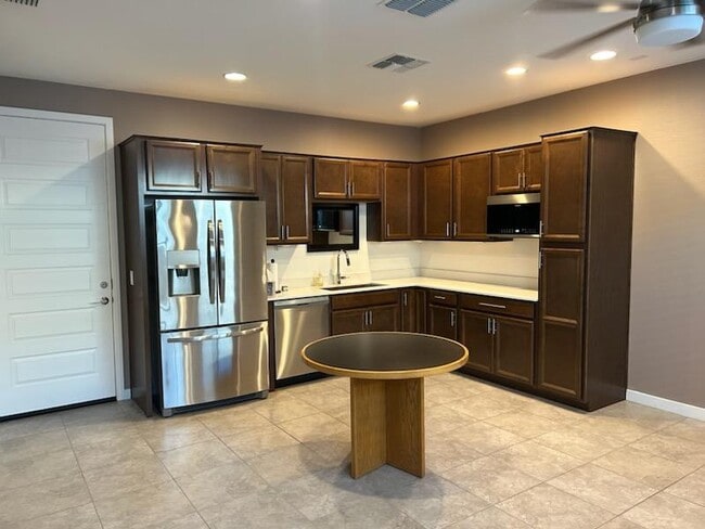 Kitchen - 2917 E 27th Ave