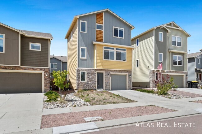 Building Photo - 834 Grissom Dr.