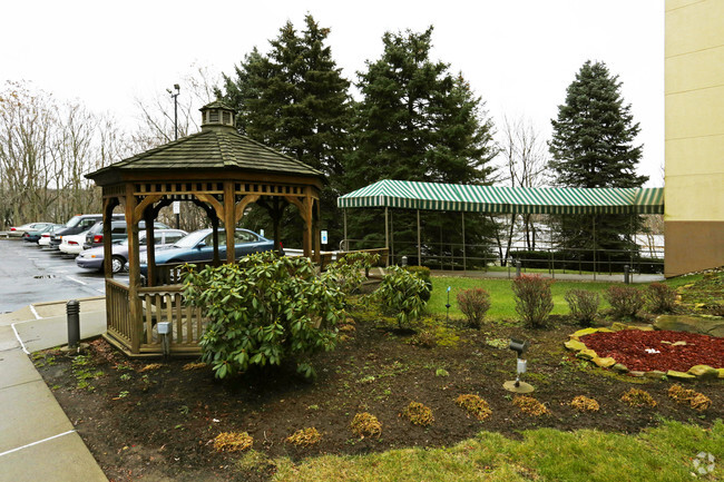 Building Photo - Cliffside Apartments