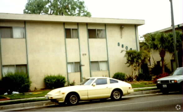 Building Photo - 8758-8806 Topanga Canyon Blvd