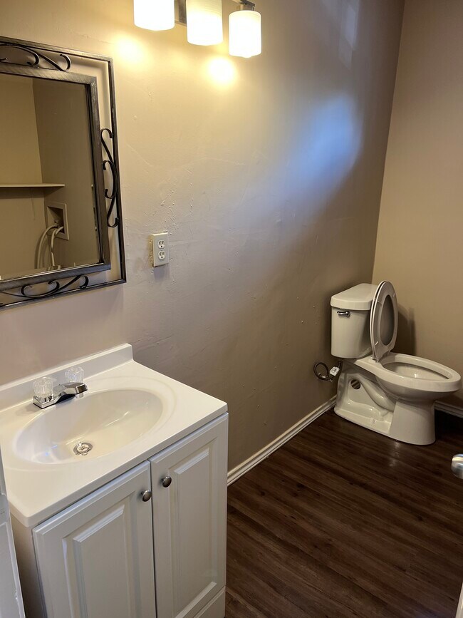 Building Photo - 2156 Aransas Ave