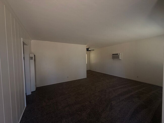 Building Photo - 7732 Willow Ave