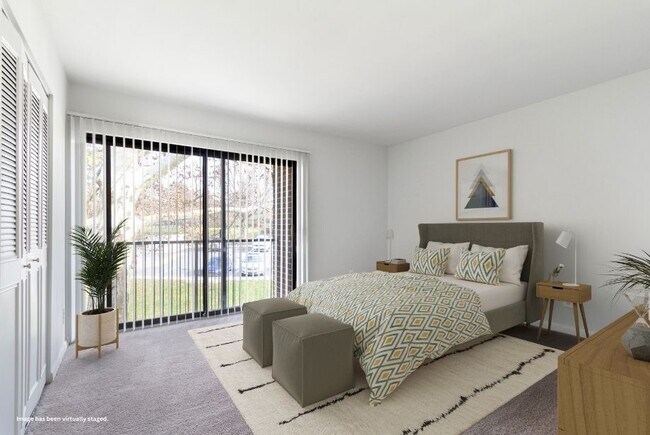 Foto del edificio - Hampton Manor Apartments & Townhomes