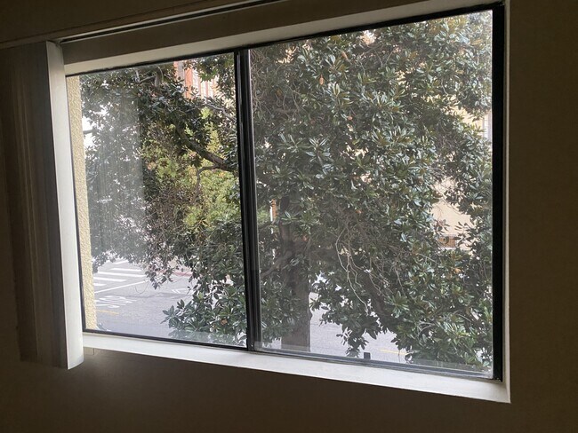 Foto del edificio - Midvale Ashton Plaza