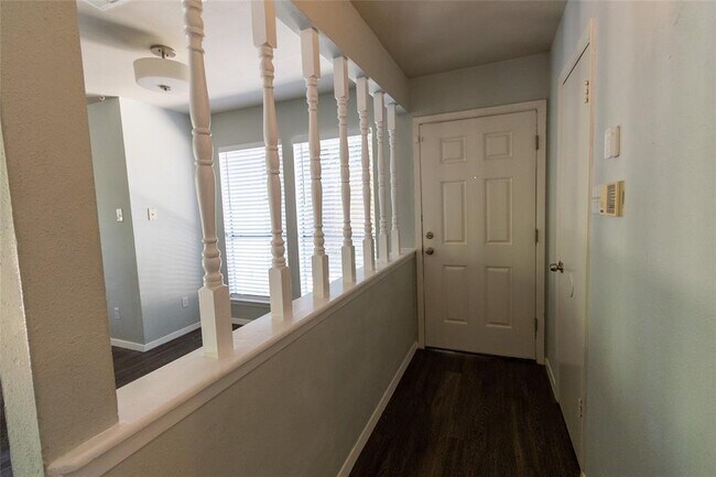 Foto del edificio - 9412 Teasdale Terrace