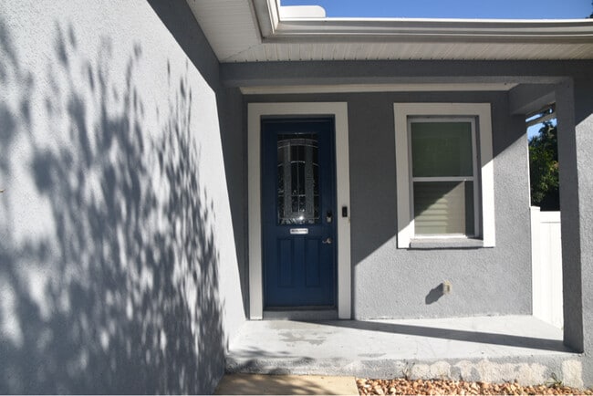 Building Photo - 6412 S Adelia Ave