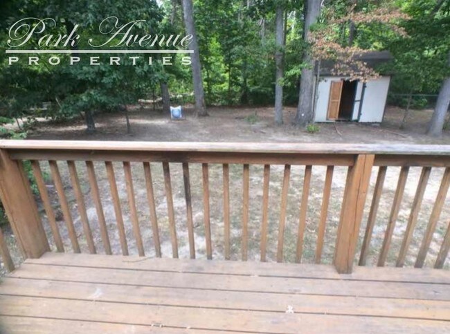 Foto del edificio - 124 Falling Creek Drive--Pending Lease