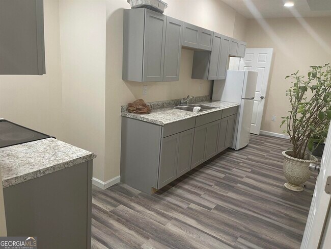 Foto del edificio - 1757 Bennett Dr