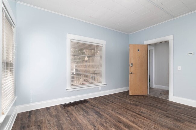 Building Photo - 435 S Westnedge Ct