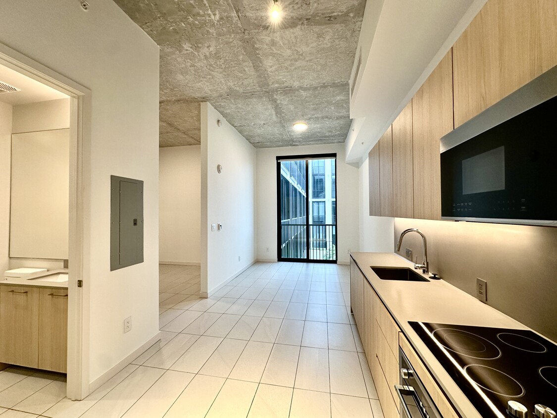 Foto principal - 142 NW 31st St