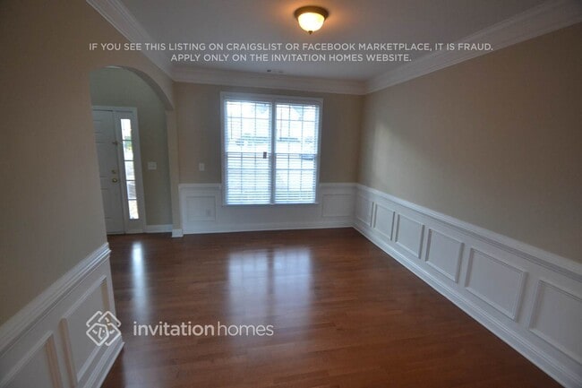 Foto del edificio - 1451 Heatherglade Ln