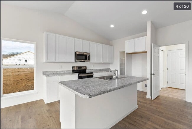 Building Photo - 443 Sweetgrass Dr