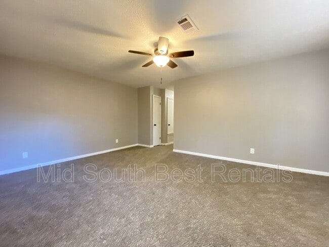 Building Photo - 25 Lehigh Ct