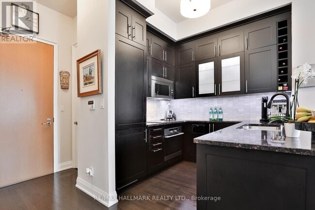 Building Photo - 1 Bedford Rd