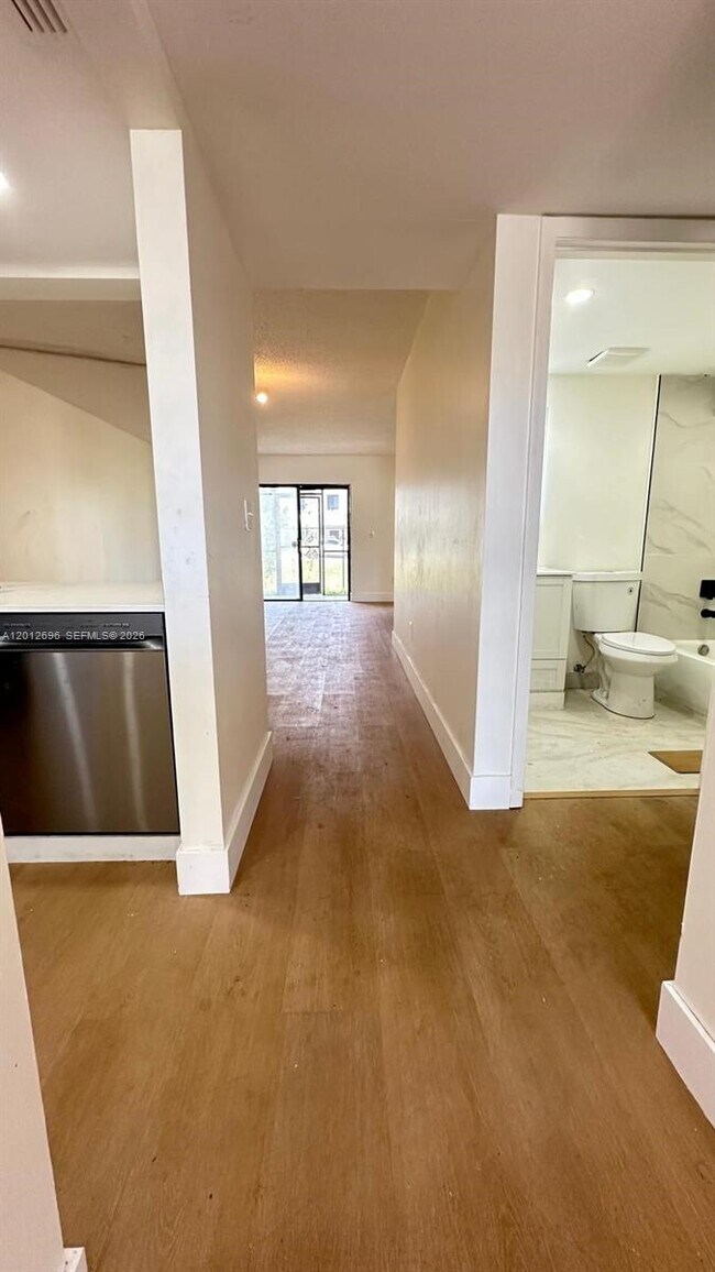 Foto del edificio - 901 NE 209th Terrace