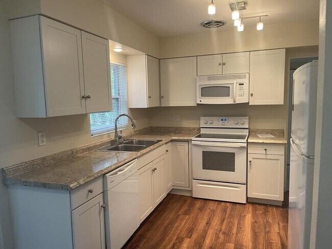 Building Photo - 1034 Dunraven Dr
