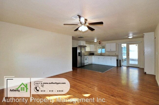 Building Photo - 4 br, 2 bath House - 2922 West Way