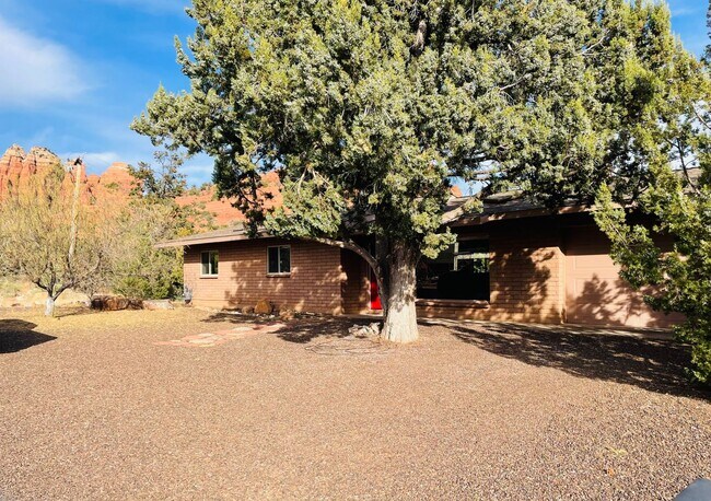 Building Photo - West Sedona single family home.