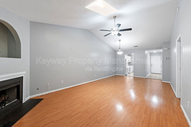 Foto del edificio - 133 Single Tree Ln