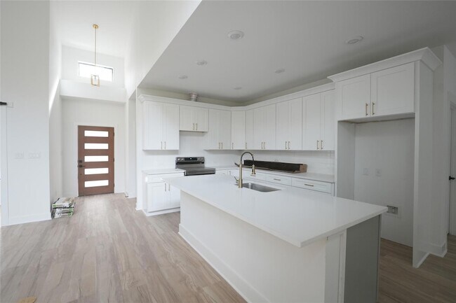 Foto del edificio - 48 Acacia Dr