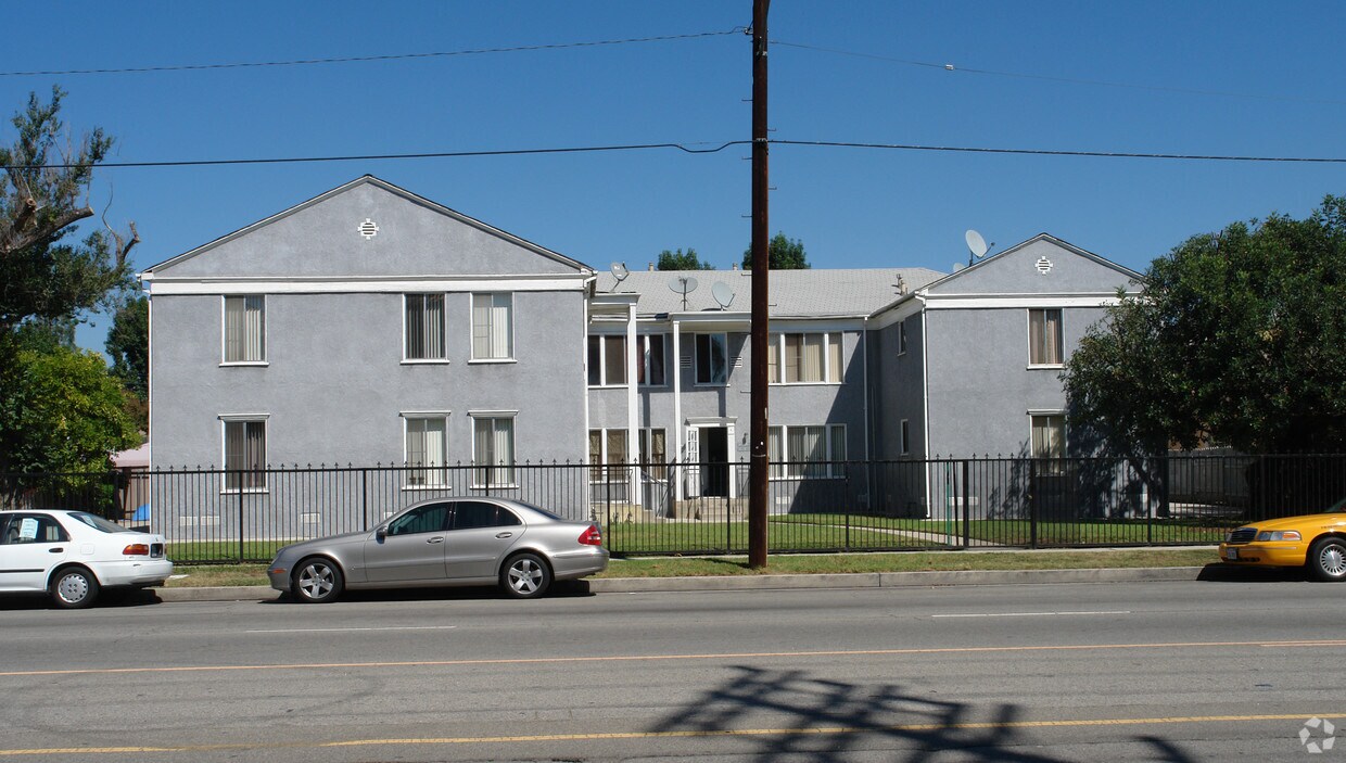 Building Photo - 12547 Burbank Blvd
