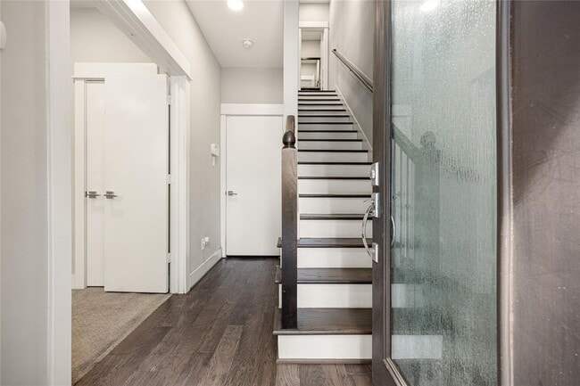 Foto del edificio - 707 Schwartz St