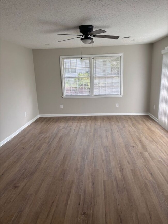 Foto del edificio - Available Now 2 bedroom 2 bathroom  conven...