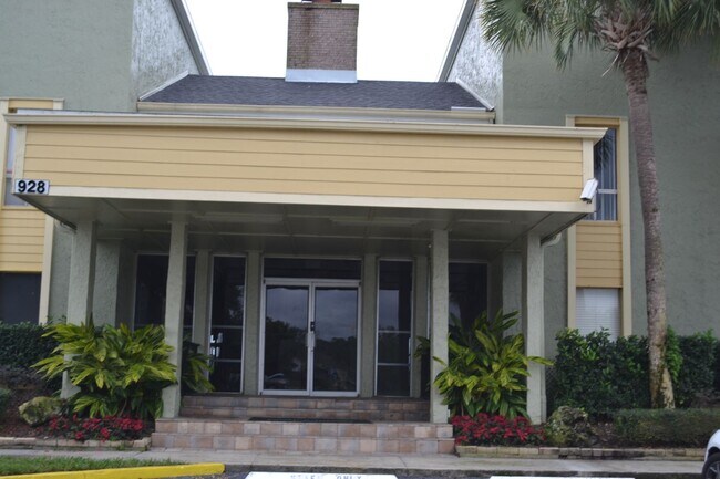 Foto del edificio - 952 Lake Destiny Rd