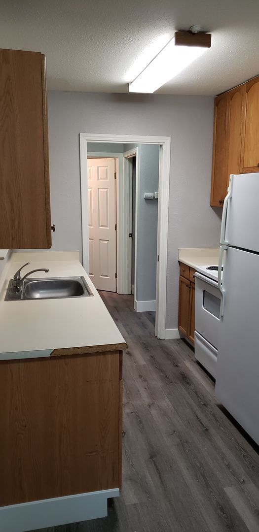 Building Photo - 17709 Sunset Way
