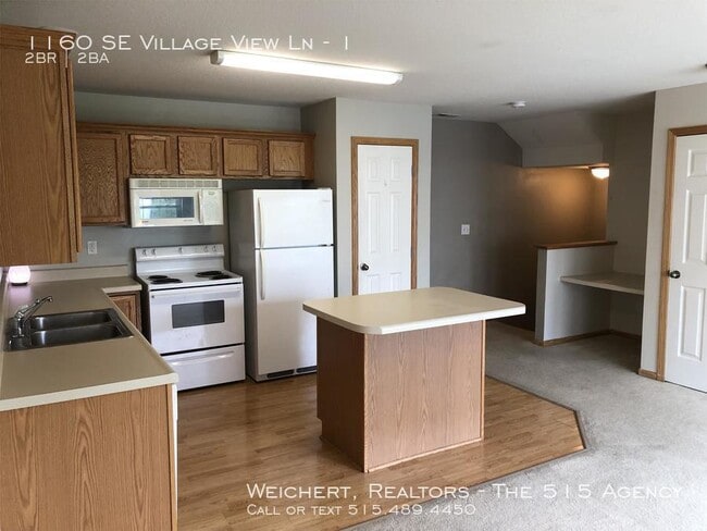 Building Photo - 1160 SE Village View Ln