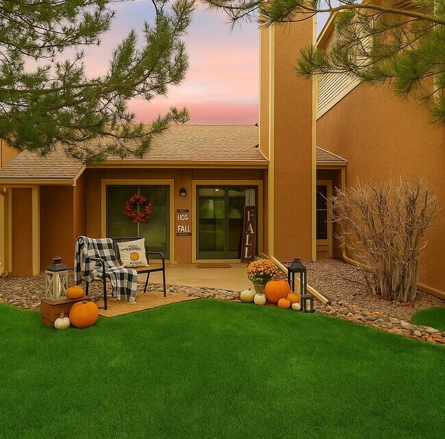 Foto del edificio - 440 Autumn Ridge Cir