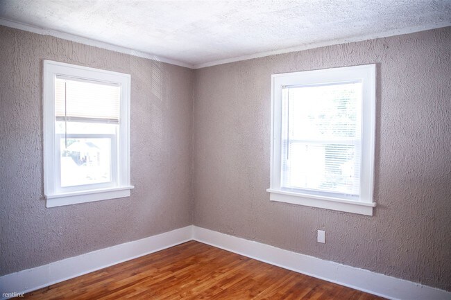 Building Photo - 3 br, 1.5 bath House - 735 Watkins St SE