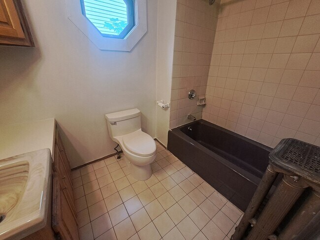 Foto del edificio - 46 Princeton St