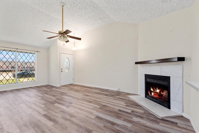 Building Photo - 3706 Westmeadow Dr