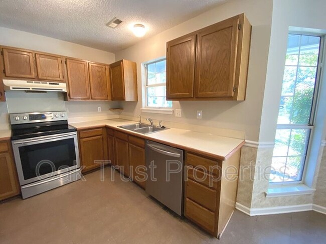 Foto del edificio - 8470 William Moultrie Dr
