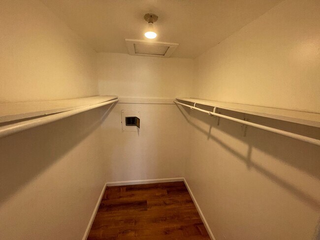 Foto del edificio - 3 br, 2 bath House - 2612 N Ann Arbor Ave....