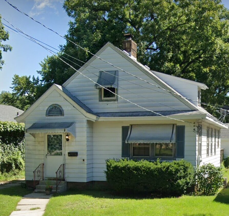 Building Photo - 1717 N Court St