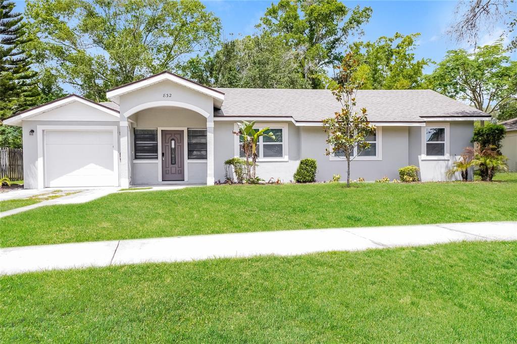 Foto principal - 832 Bethune Dr